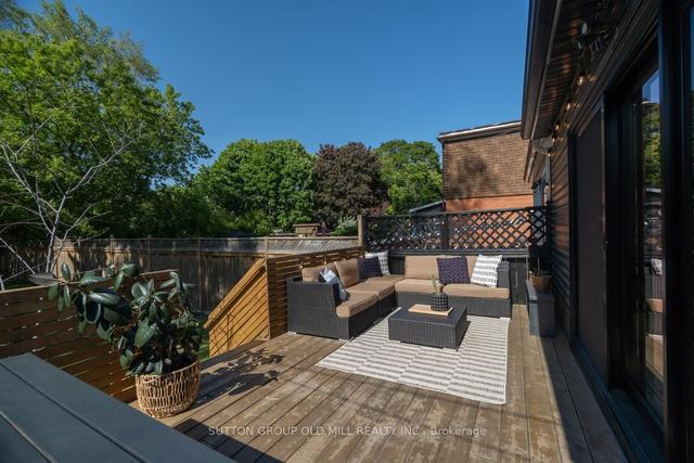 122 Gamble Ave, House semidetached with 3 bedrooms, 3 bathrooms and 3 parking in Toronto ON | Image 11