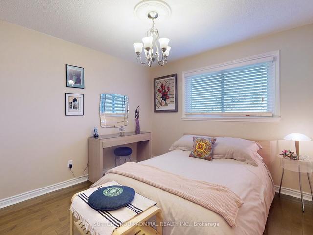 171 Hidden Tr, House semidetached with 3 bedrooms, 3 bathrooms and 4 parking in Toronto ON | Image 22