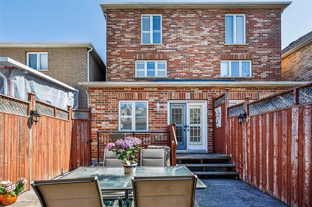 16 Estoril Terr, House semidetached with 4 bedrooms, 4 bathrooms and 2 parking in Toronto ON | Image 25
