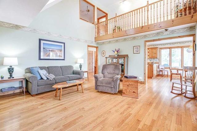 330 Cedar Ave, House detached with 2 bedrooms, 2 bathrooms and 10 parking in Meaford ON | Image 3