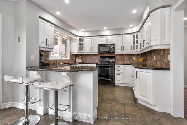 1101 Goodson Cres, House detached with 4 bedrooms, 4 bathrooms and 6 parking in Oakville ON | Image 23