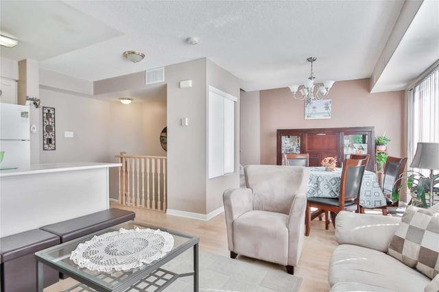 2065 - 65 George Appleton Way, Townhouse with 3 bedrooms, 2 bathrooms and 1 parking in Toronto ON | Image 4