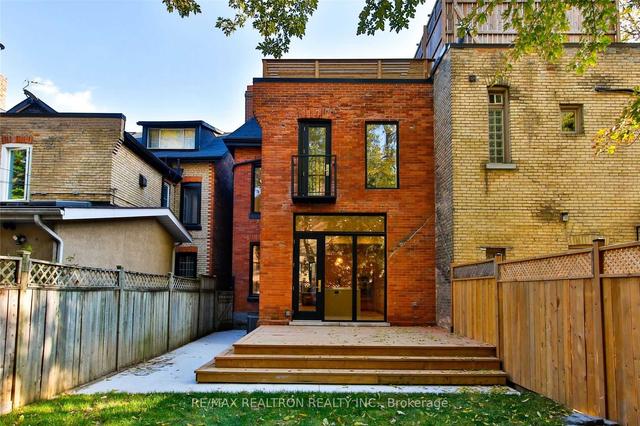 22 Webster Ave, House semidetached with 4 bedrooms, 6 bathrooms and 1 parking in Toronto ON | Image 31