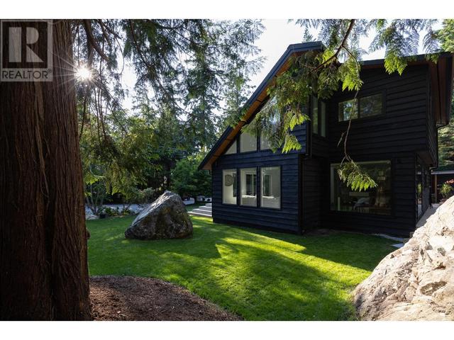 8590 Redrooffs Road, House detached with 4 bedrooms, 2 bathrooms and 4 parking in Sunshine Coast B BC | Image 10