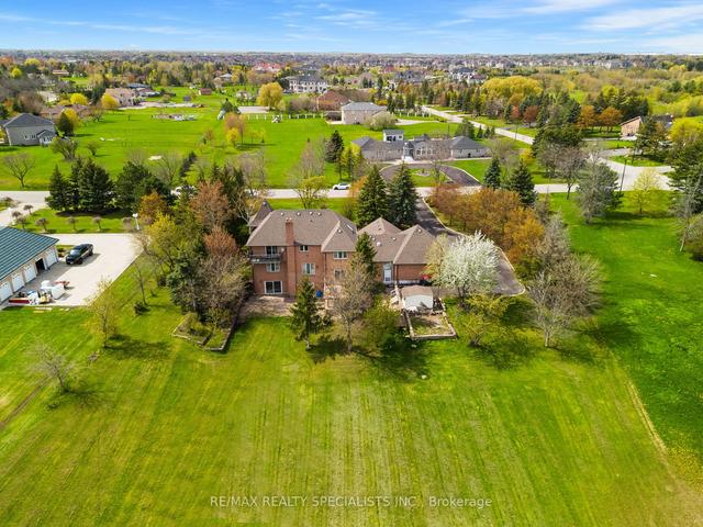 22 Bowman Ave, House detached with 4 bedrooms, 4 bathrooms and 23 parking in Brampton ON | Image 26