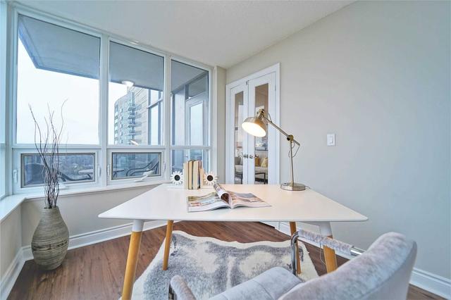 2112 - 15 Greenview Ave, Condo with 2 bedrooms, 2 bathrooms and 1 parking in Toronto ON | Image 2