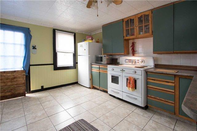 324 French St, House detached with 3 bedrooms, 1 bathrooms and 4 parking in Oshawa ON | Image 5