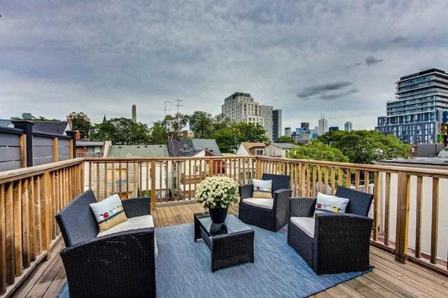 upper - 31 Major St, House semidetached with 3 bedrooms, 2 bathrooms and 1 parking in Toronto ON | Image 3