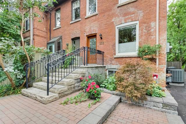 162 Spruce St, House semidetached with 3 bedrooms, 3 bathrooms and 2 parking in Toronto ON | Image 12