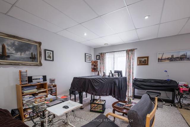 132 Briceland St, House semidetached with 2 bedrooms, 2 bathrooms and 5 parking in Kingston ON | Image 18