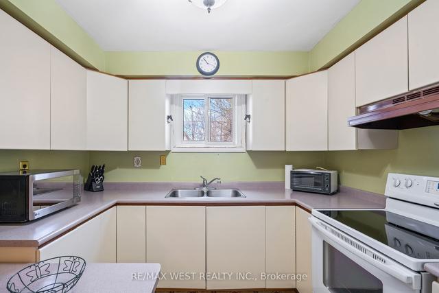 182 Connaught Ave, House detached with 3 bedrooms, 3 bathrooms and 2 parking in Toronto ON | Image 16
