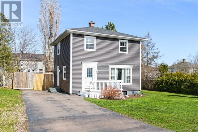 15 Runneymeade Rd, House detached with 3 bedrooms, 1 bathrooms and null parking in Riverview NB | Card Image