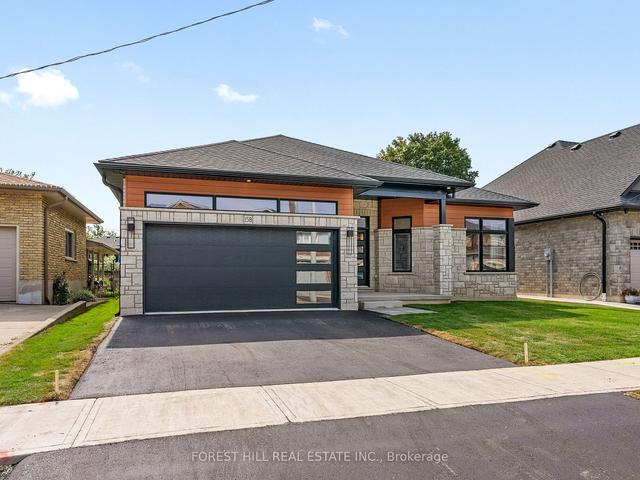 15b Cumberland St, House detached with 2 bedrooms, 3 bathrooms and 4 parking in Brantford ON | Image 1