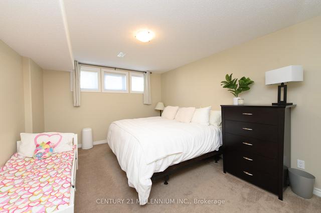 12 Surfside Cres, Condo with 5 bedrooms, 3 bathrooms and 4 parking in Collingwood ON | Image 10