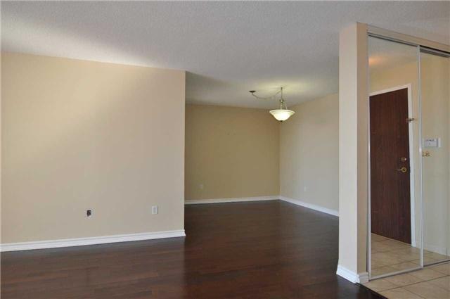 1512 - 7460 Bathurst St, Condo with 2 bedrooms, 2 bathrooms and 1 parking in Vaughan ON | Image 5