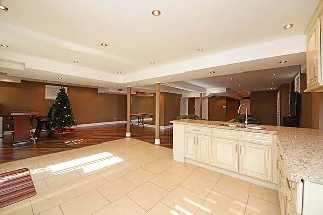 8 Via Avellino Rd, House detached with 4 bedrooms, 5 bathrooms and 4 parking in Vaughan ON | Image 18
