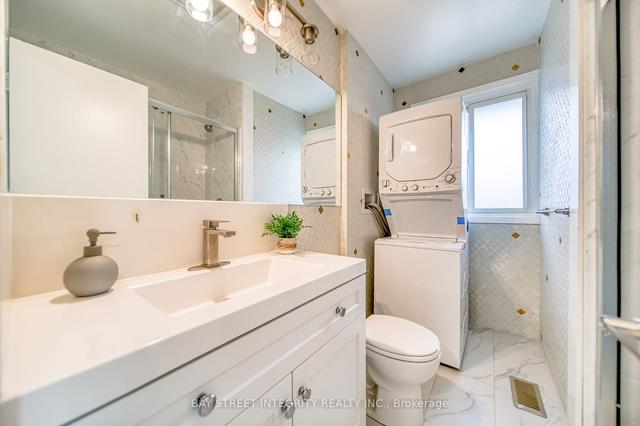 53 Baltray Cres, House semidetached with 3 bedrooms, 3 bathrooms and 4 parking in Toronto ON | Image 16