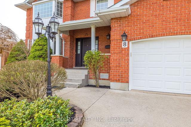 8 Donalda Crt, House detached with 3 bedrooms, 3 bathrooms and 5 parking in St. Catharines ON | Image 12