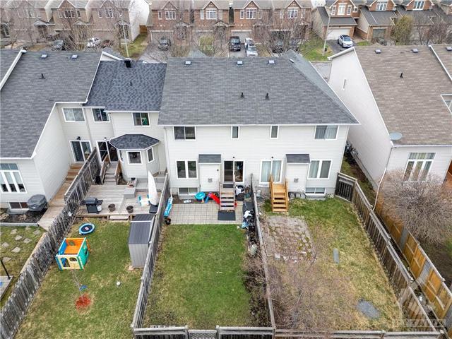 1026 Markwick Crescent, Townhouse with 3 bedrooms, 3 bathrooms and 3 parking in Ottawa ON | Image 24