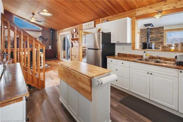 240 Little Pike Bay, House detached with 3 bedrooms, 2 bathrooms and 5 parking in Northern Bruce Peninsula ON | Image 10