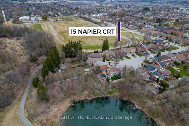 15 Napier Crt, House detached with 2 bedrooms, 3 bathrooms and 6 parking in Whitby ON | Image 32