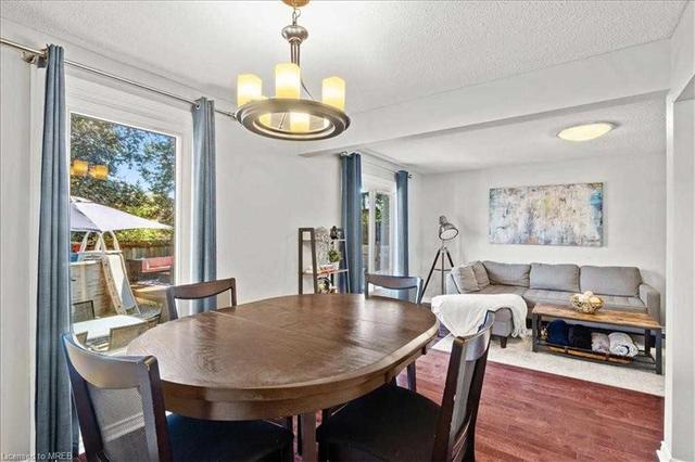 833 Coulson Ave, House detached with 4 bedrooms, 3 bathrooms and 5 parking in Milton ON | Image 2