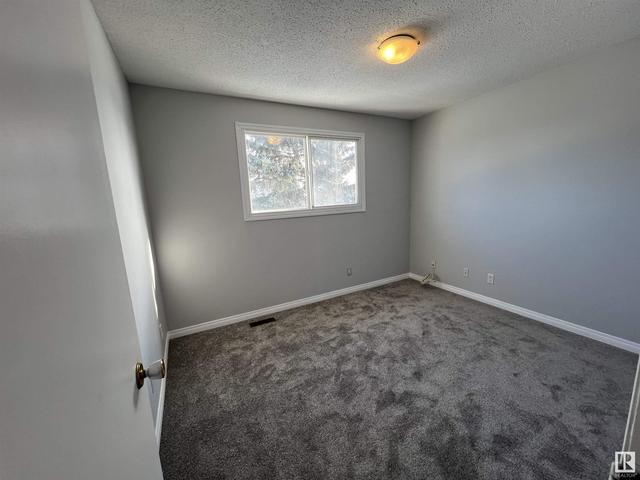 11356 139 Av Nw, House attached with 3 bedrooms, 1 bathrooms and 1 parking in Edmonton AB | Image 10