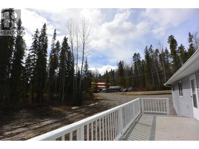 13236 Dunlop Street, House detached with 4 bedrooms, 2 bathrooms and null parking in Bulkley Nechako A BC | Image 36