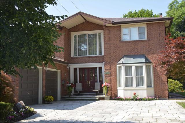2008 Dickson Rd, House detached with 4 bedrooms, 4 bathrooms and 10 parking in Mississauga ON | Image 1