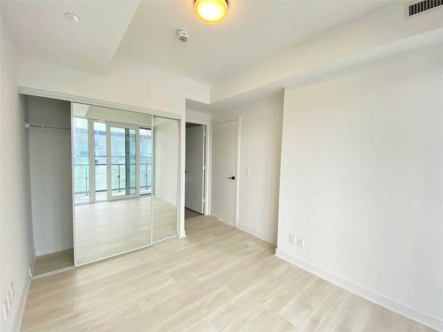 s808 - 180 Mill St, Condo with 3 bedrooms, 2 bathrooms and 1 parking in Toronto ON | Image 5