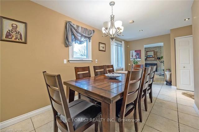 641 Steeplechase Dr, House detached with 3 bedrooms, 3 bathrooms and 5 parking in London ON | Image 2