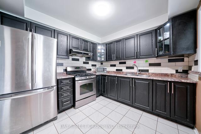 73 Mindy Cres, House attached with 3 bedrooms, 2 bathrooms and 5 parking in Markham ON | Image 32