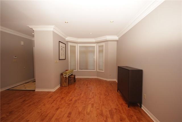 34 - 603 Clark Ave, Townhouse with 3 bedrooms, 4 bathrooms and 4 parking in Vaughan ON | Image 3
