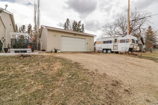 5103 53 Street, House detached with 3 bedrooms, 2 bathrooms and 2 parking in Lacombe County AB | Image 28
