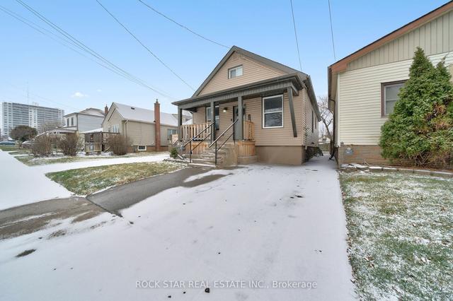 47 East 33rd St, House detached with 3 bedrooms, 1 bathrooms and 1 parking in Hamilton ON | Image 12