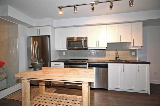 1235 - 525 Adelaide St W, Condo with 1 bedrooms, 1 bathrooms and 1 parking in Toronto ON | Image 5
