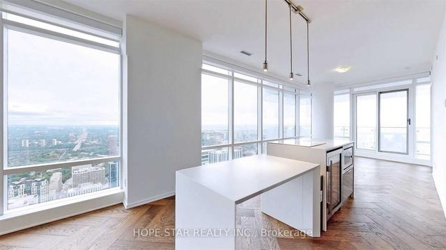 6704 - 1 Bloor St E, Condo with 2 bedrooms, 2 bathrooms and 1 parking in Toronto ON | Image 3