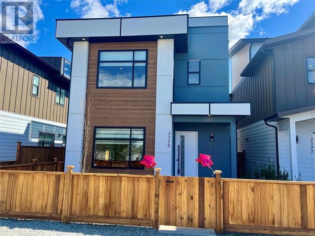 2175 Aberdeen Street, House attached with 3 bedrooms, 2 bathrooms and 2 parking in Kelowna BC | Image 2