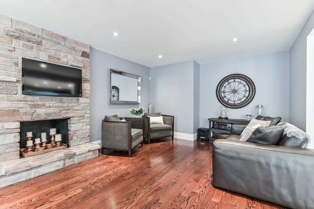 208 Carlton Rd, House detached with 4 bedrooms, 3 bathrooms and 4 parking in Markham ON | Image 4