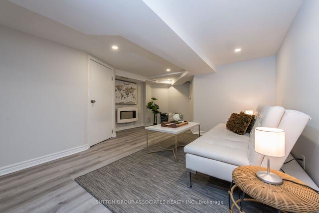 31 Clinton St, House attached with 3 bedrooms, 4 bathrooms and 1.5 parking in Toronto ON | Image 26