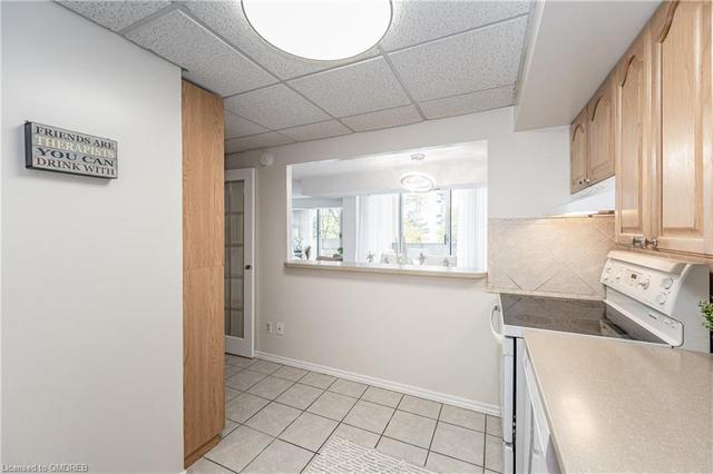 315 - 1300 Marlborough Court, House attached with 3 bedrooms, 1 bathrooms and 1 parking in Oakville ON | Image 8