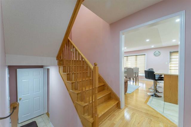 106 Newington Cres, House semidetached with 4 bedrooms, 3 bathrooms and 3 parking in Brampton ON | Image 11