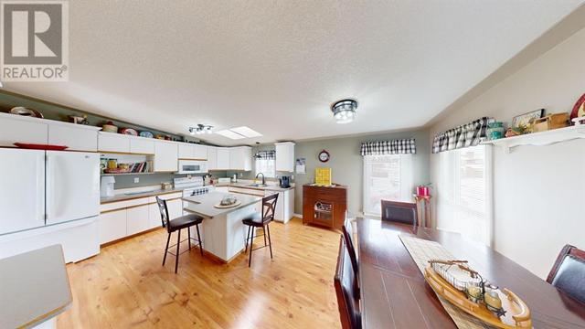401 9 Avenue, House other with 3 bedrooms, 1 bathrooms and 6 parking in Bassano AB | Image 7