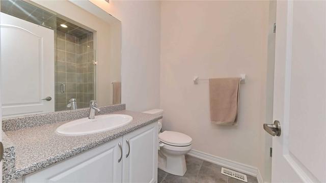 44 Lobelia St, Condo with 2 bedrooms, 3 bathrooms and 4 parking in Brampton ON | Image 7