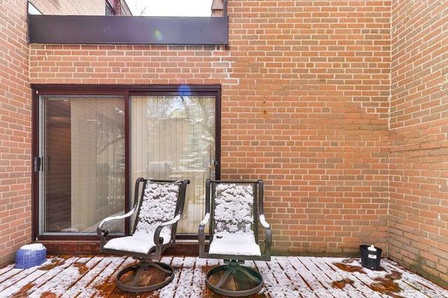 m9c1y7 - 16 Redstone Path, Townhouse with 3 bedrooms, 2 bathrooms and 1 parking in Toronto ON | Image 24