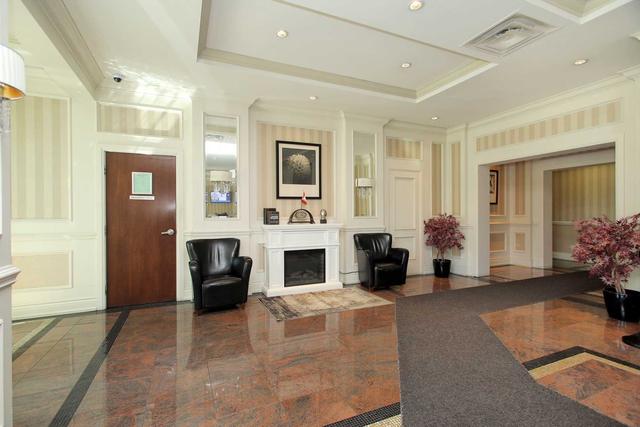 12 m - 8 Rosebank Dr, Condo with 3 bedrooms, 2 bathrooms and 2 parking in Toronto ON | Image 7