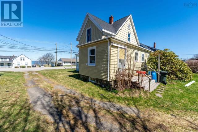 8378 Highway 1, House detached with 5 bedrooms, 1 bathrooms and null parking in Clare NS | Image 14