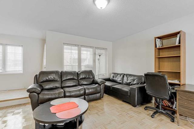 53 - 365 Murray Ross Pkwy, Townhouse with 3 bedrooms, 2 bathrooms and 2 parking in Toronto ON | Image 28