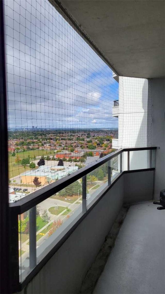 ph 201 - 300 Alton Towers Circ, Condo with 2 bedrooms, 2 bathrooms and 1 parking in Toronto ON | Image 7