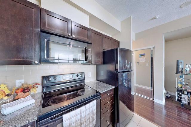 2312 - 3525 Kariya Dr, Condo with 1 bedrooms, 1 bathrooms and 1 parking in Mississauga ON | Image 2